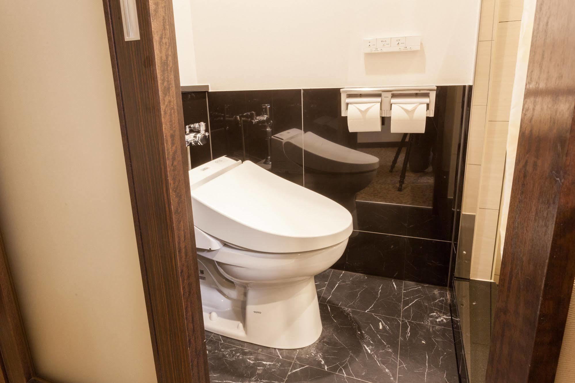 Okinawa Kariyushi Lch. Premium Hotel Naha Ngoại thất bức ảnh