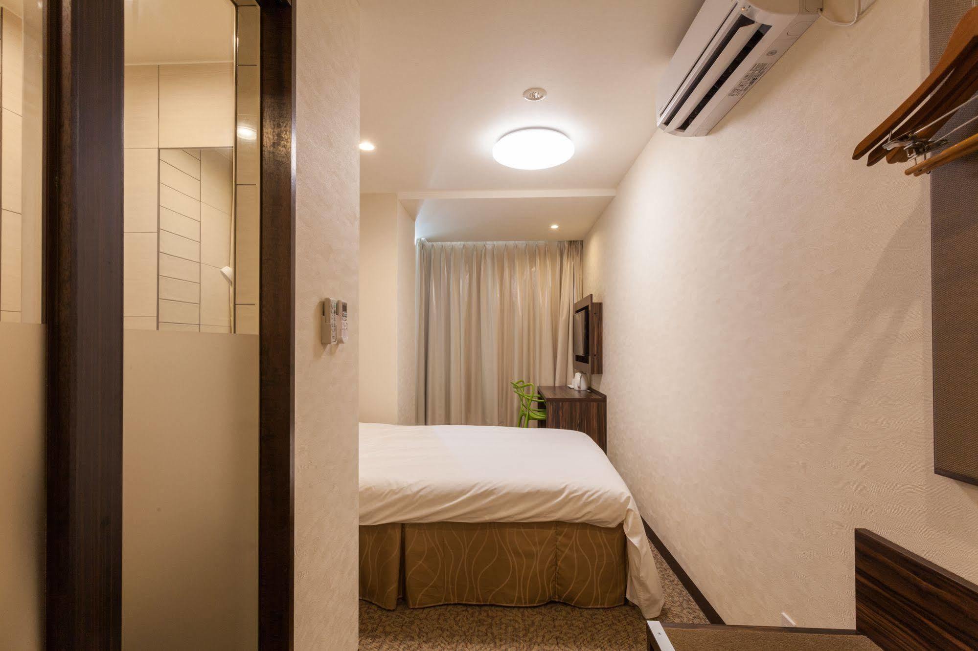 Okinawa Kariyushi Lch. Premium Hotel Naha Ngoại thất bức ảnh